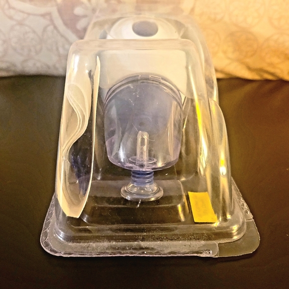 Reynolds handi-vac vacuum sealer starter kit! Never been opened! - Picture 6 of 7